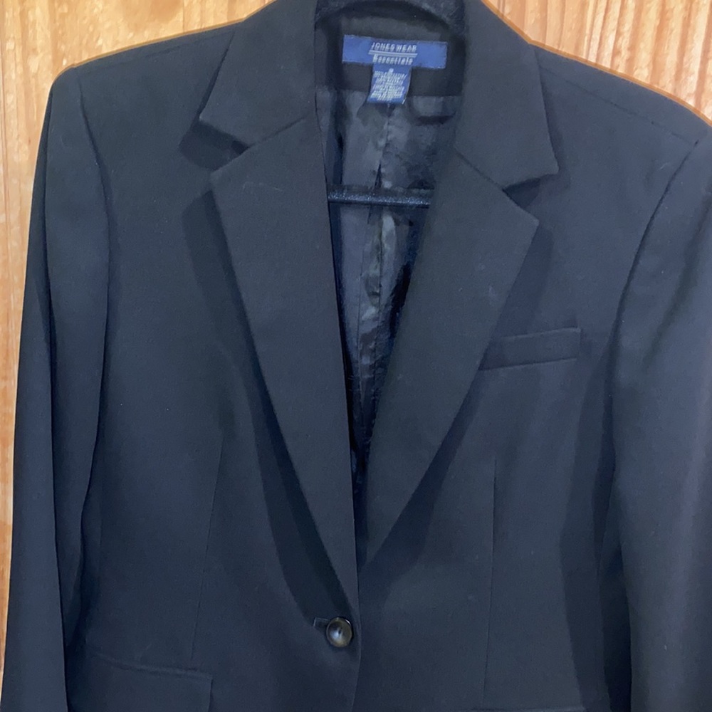 Blazer - Picture 3 of 7